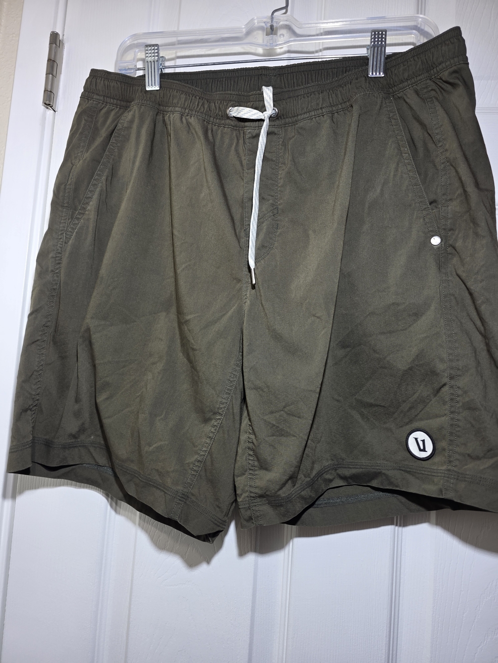 Vuori Men's Banks Hybrid Swim Shorts Olive Green Size L Lined Stretch Pocket - Picture 4 of 9